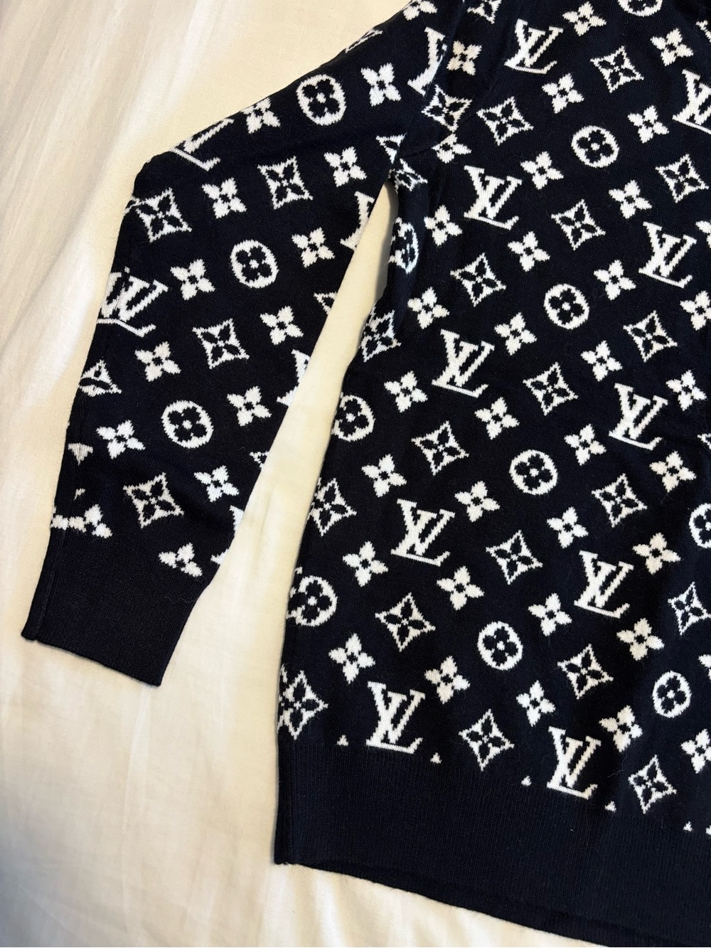 Monogram Sweater 🖤 - Picture 2 of 4